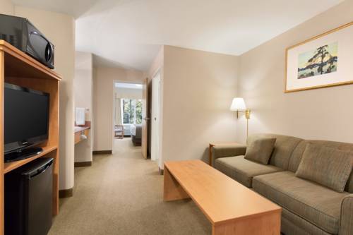 Imagen de la habitación del Hotel Days Inn and Suites By Wyndham Thunder Bay. Foto 13