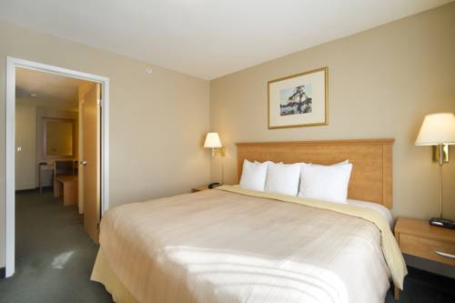 Imagen de la habitación del Hotel Days Inn and Suites By Wyndham Thunder Bay. Foto 14