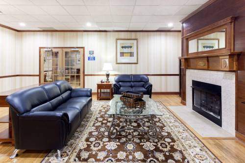 Imagen de la habitación del Hotel Days Inn and Suites By Wyndham Tucker/northlake. Foto 1