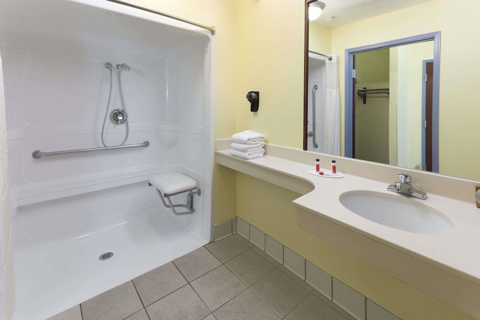 Imagen de la habitación del Hotel Days Inn and Suites By Wyndham Union City. Foto 12