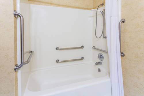 Imagen de la habitación del Hotel Days Inn and Suites By Wyndham Vancouver. Foto 4