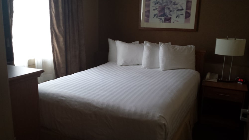 Imagen de la habitación del Hotel Days Inn and Suites By Wyndham West Edmonton. Foto 11