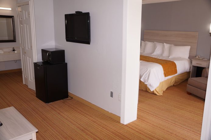 Imagen de la habitación del Hotel Days Inn and Suites By Wyndham Williamsburg Colonial. Foto 5