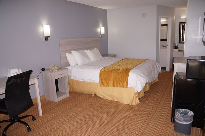 Imagen de la habitación del Hotel Days Inn and Suites By Wyndham Williamsburg Colonial. Foto 8