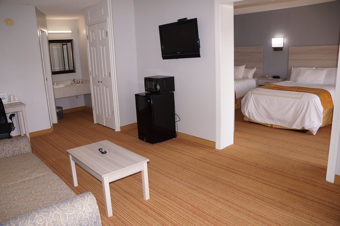 Imagen de la habitación del Hotel Days Inn and Suites By Wyndham Williamsburg Colonial. Foto 10
