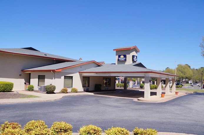 Imagen general del Hotel Days Inn and Suites By Wyndham Williamsburg Colonial. Foto 1