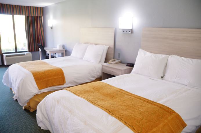 Imagen de la habitación del Hotel Days Inn and Suites By Wyndham Williamsburg Colonial. Foto 13