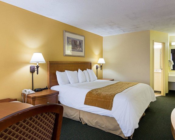 Imagen de la habitación del Hotel Days Inn and Suites By Wyndham Williamsburg Colonial. Foto 16