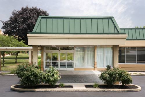 Imagen general del Hotel Days Inn and Suites By Wyndham York. Foto 1