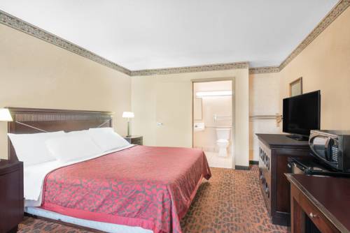 Imagen de la habitación del Hotel Days Inn and Suites By Wyndham York. Foto 8