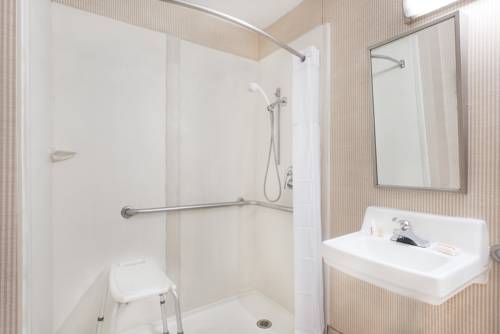 Imagen de la habitación del Hotel Days Inn and Suites By Wyndham York. Foto 11