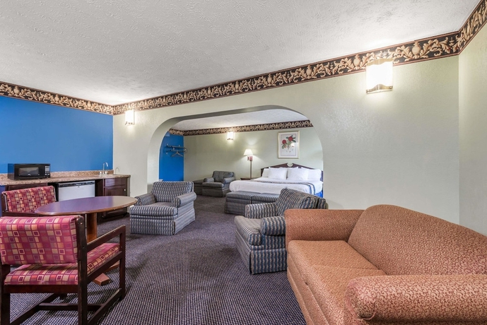 Imagen de la habitación del Hotel Days Inn and Suites By Wyndham Youngstown / Girard Ohio. Foto 4