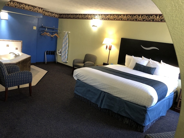 Imagen de la habitación del Hotel Days Inn and Suites By Wyndham Youngstown / Girard Ohio. Foto 5