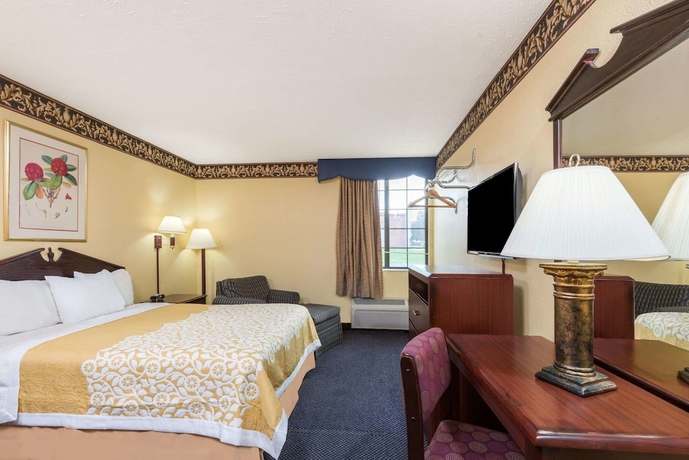 Imagen de la habitación del Hotel Days Inn and Suites By Wyndham Youngstown / Girard Ohio. Foto 6
