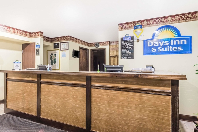 Imagen de los interiores del Hotel Days Inn and Suites By Wyndham Youngstown / Girard Ohio. Foto 19