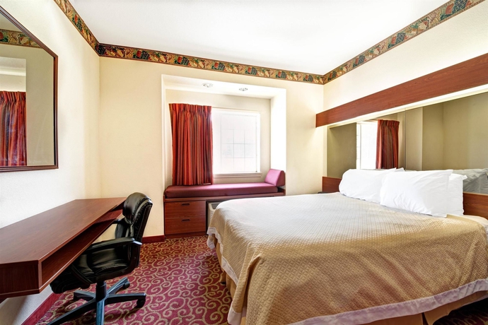 Imagen de la habitación del Hotel Days Inn and Suites Plano Medical Center/dallas. Foto 4