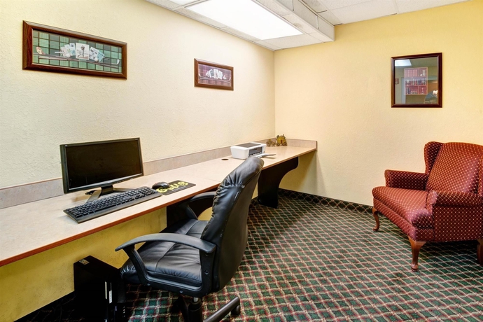 Imagen de los interiores del Hotel Days Inn and Suites Plano Medical Center/dallas. Foto 13