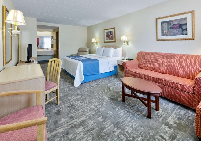 Imagen de la habitación del Hotel Days Inn and Suites by Wyndham Bentonville. Foto 5