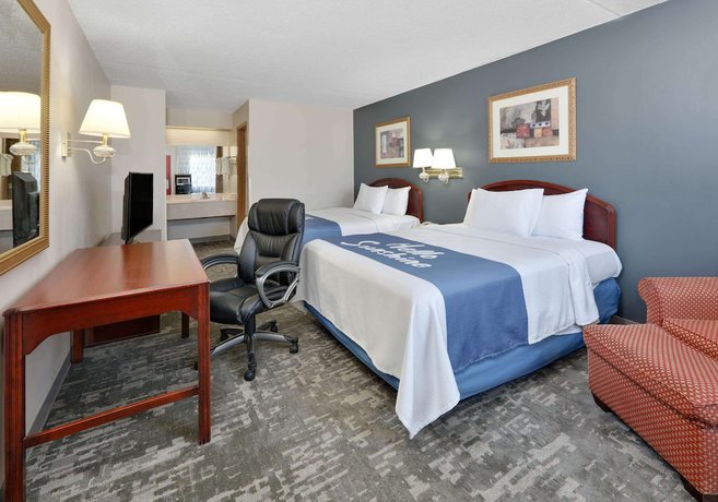 Imagen de la habitación del Hotel Days Inn and Suites by Wyndham Bentonville. Foto 6