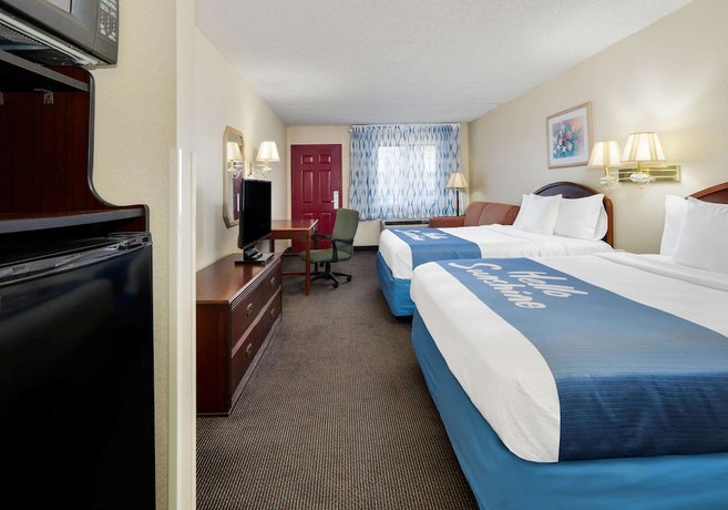 Imagen de la habitación del Hotel Days Inn and Suites by Wyndham Bentonville. Foto 9