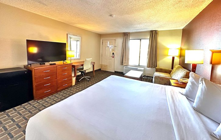 Imagen de la habitación del Hotel Days Inn and Suites by Wyndham Bossier City/Casino Area. Foto 6