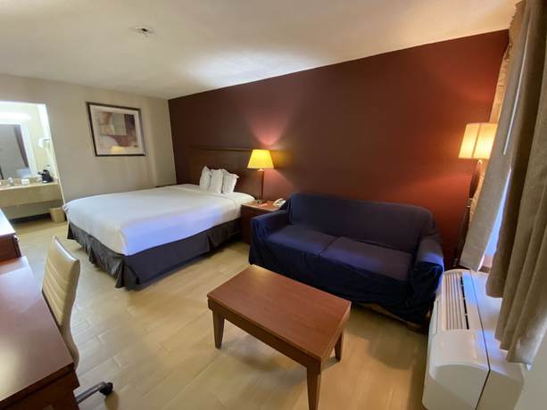 Imagen de la habitación del Hotel Days Inn and Suites by Wyndham Bossier City/Casino Area. Foto 9