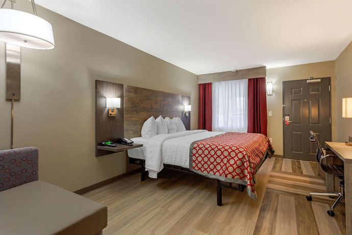 Imagen de la habitación del Hotel Days Inn and Suites by Wyndham Bowling Green. Foto 8