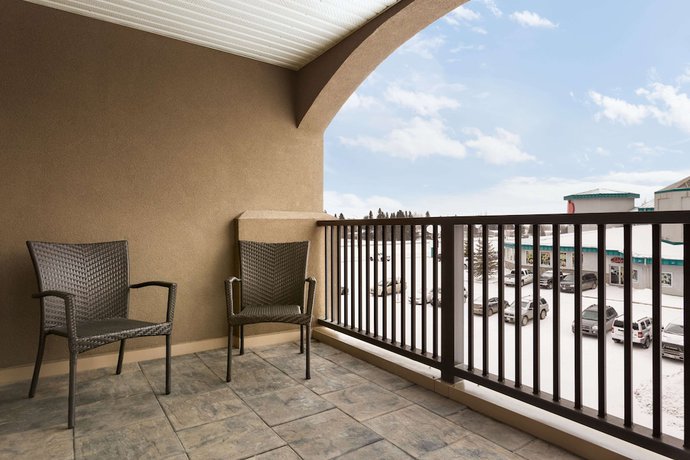 Imagen de la habitación del Hotel Days Inn and Suites by Wyndham Brandon. Foto 12