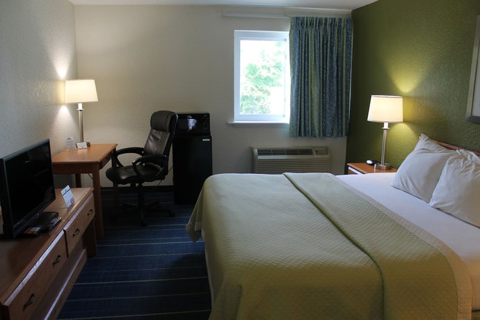 Imagen de la habitación del Hotel Days Inn and Suites by Wyndham Bridgeport - Clarksburg. Foto 6