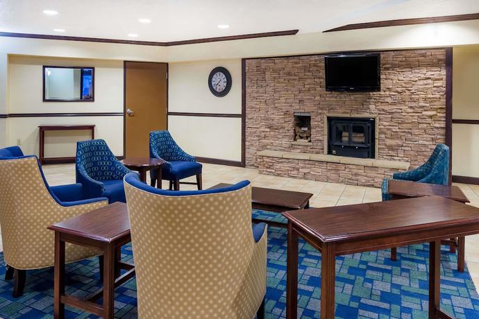 Imagen de los interiores del Hotel Days Inn and Suites by Wyndham Bridgeport - Clarksburg. Foto 20