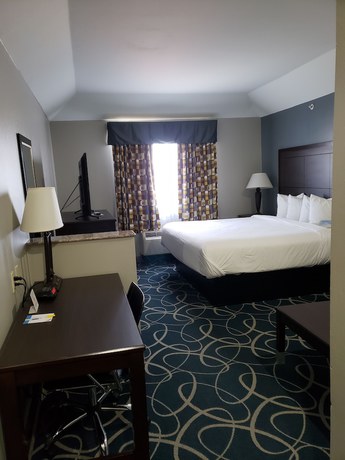 Imagen de la habitación del Hotel Days Inn and Suites by Wyndham Cleburne TX. Foto 3