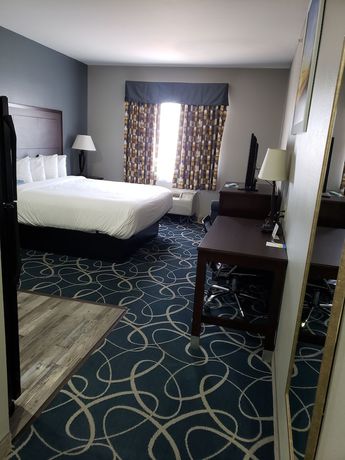 Imagen de la habitación del Hotel Days Inn and Suites by Wyndham Cleburne TX. Foto 5