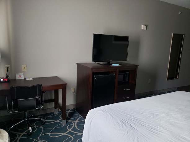 Imagen de la habitación del Hotel Days Inn and Suites by Wyndham Cleburne TX. Foto 14