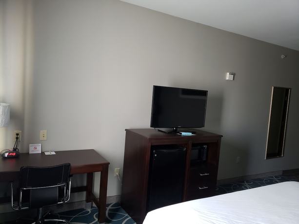 Imagen de la habitación del Hotel Days Inn and Suites by Wyndham Cleburne TX. Foto 15