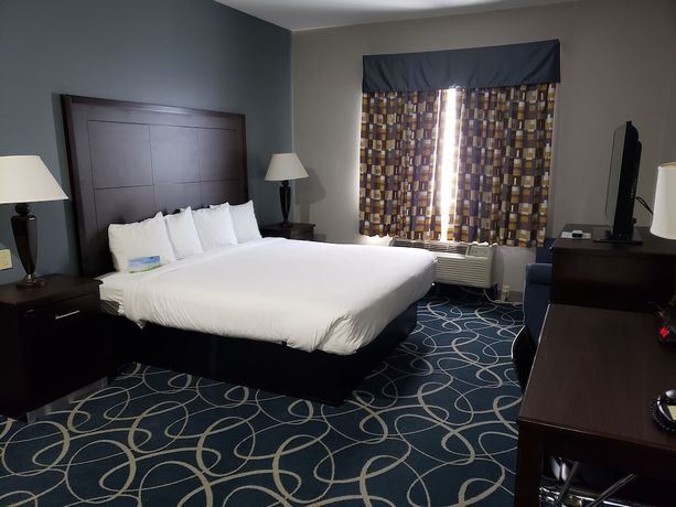 Imagen de la habitación del Hotel Days Inn and Suites by Wyndham Cleburne TX. Foto 18