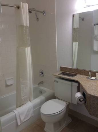 Imagen de la habitación del Hotel Days Inn and Suites by Wyndham Hammond, In. Foto 6