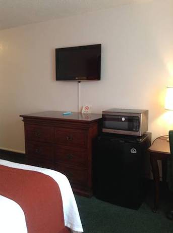 Imagen de la habitación del Hotel Days Inn and Suites by Wyndham Hammond, In. Foto 7