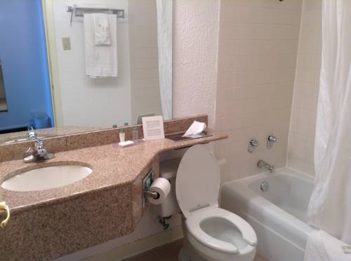 Imagen de la habitación del Hotel Days Inn and Suites by Wyndham Hammond, In. Foto 16