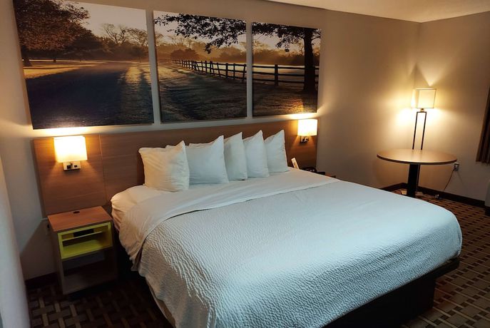 Imagen de la habitación del Hotel Days Inn and Suites by Wyndham Huntsville, Huntsville. Foto 6