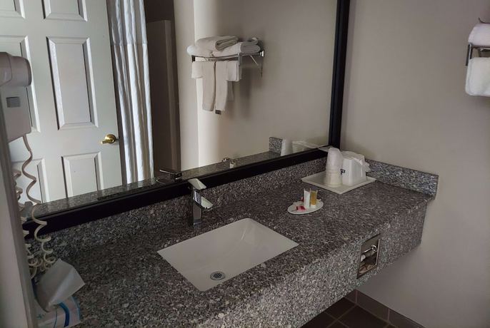 Imagen de la habitación del Hotel Days Inn and Suites by Wyndham Huntsville, Huntsville. Foto 8