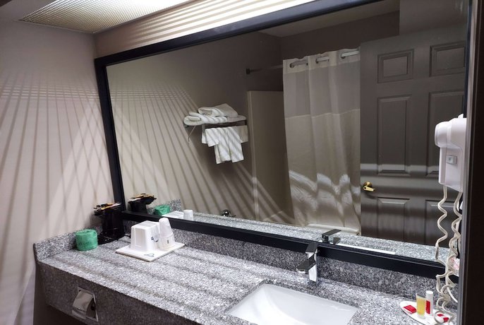 Imagen de la habitación del Hotel Days Inn and Suites by Wyndham Huntsville, Huntsville. Foto 9