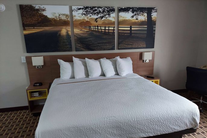 Imagen de la habitación del Hotel Days Inn and Suites by Wyndham Huntsville, Huntsville. Foto 10