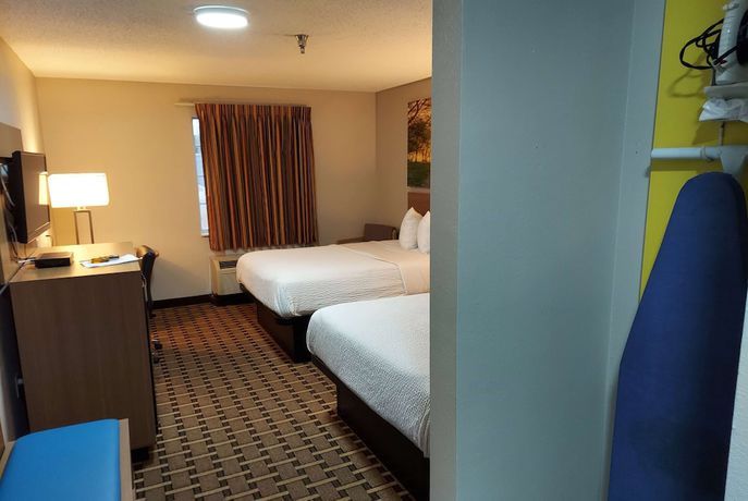 Imagen de la habitación del Hotel Days Inn and Suites by Wyndham Huntsville, Huntsville. Foto 11