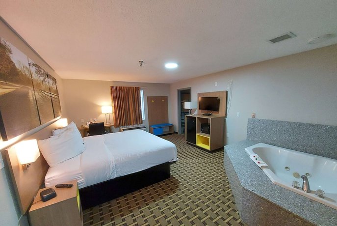 Imagen de la habitación del Hotel Days Inn and Suites by Wyndham Huntsville, Huntsville. Foto 12