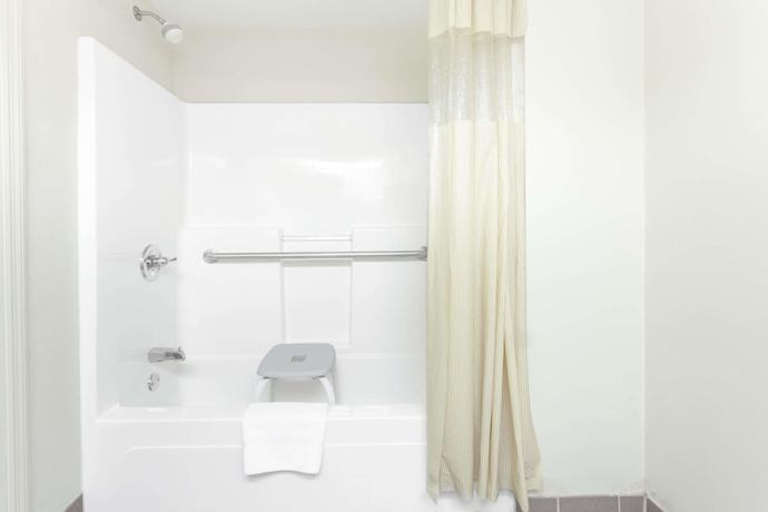 Imagen de la habitación del Hotel Days Inn and Suites by Wyndham Huntsville, Huntsville. Foto 13
