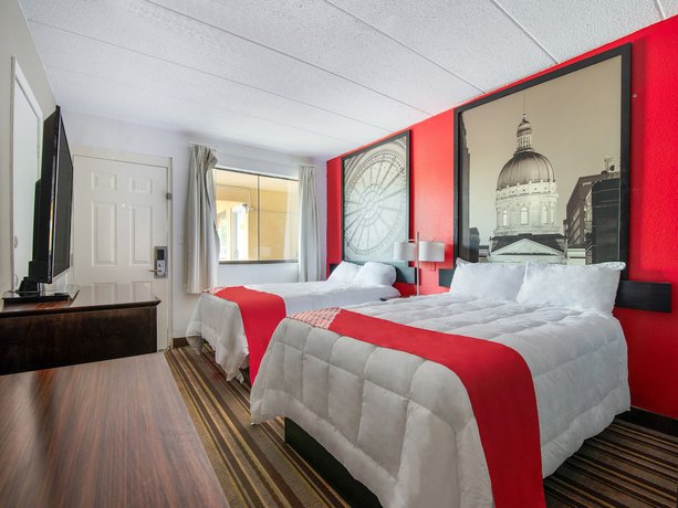 Imagen de la habitación del Hotel Days Inn and Suites by Wyndham Indianapolis Airport East. Foto 4