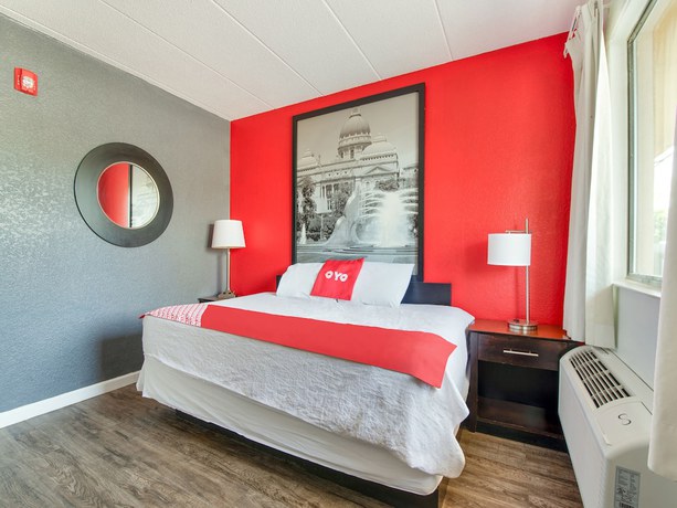 Imagen de la habitación del Hotel Days Inn and Suites by Wyndham Indianapolis Airport East. Foto 7