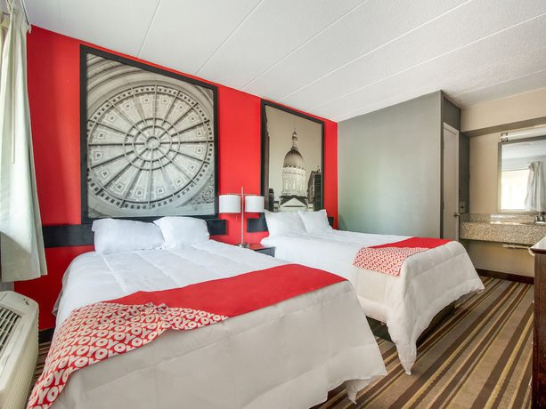Imagen de la habitación del Hotel Days Inn and Suites by Wyndham Indianapolis Airport East. Foto 9