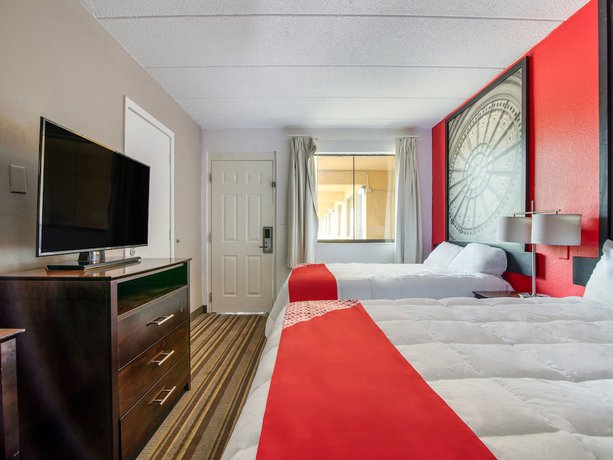 Imagen de la habitación del Hotel Days Inn and Suites by Wyndham Indianapolis Airport East. Foto 14