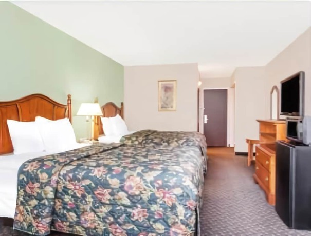 Imagen de la habitación del Hotel Days Inn and Suites by Wyndham SE Columbia Ft Jackson. Foto 7